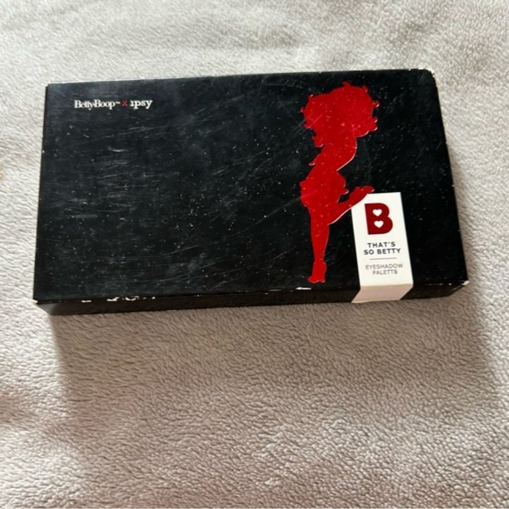BETTY BOOP™ X IPSY That's So Betty Eyeshadow Palette- NIB - Picture 5 of 5